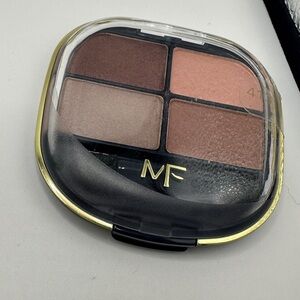 Max Factor High Definition Eyeshadow Quad - 413 Raisin 🍇✨